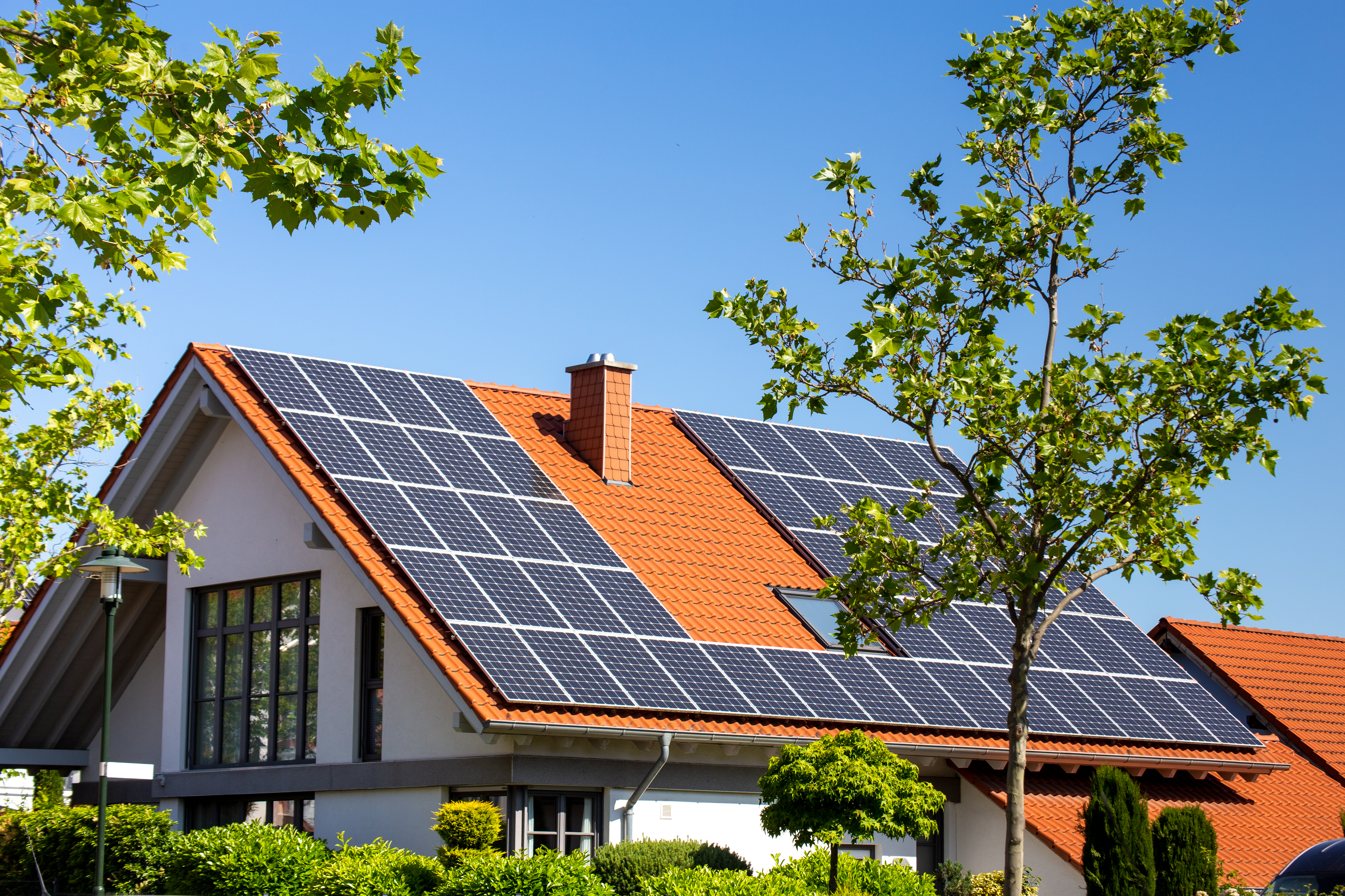 Solardach an einem Wohnhaus